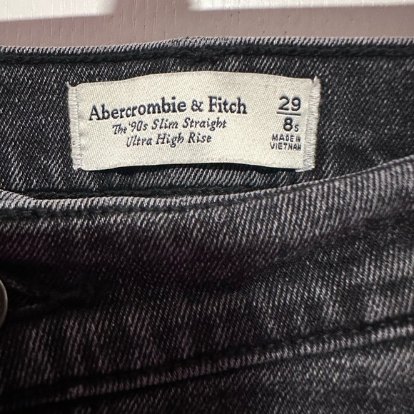 The 90s slim straight ultra high rise | Abercrombie & Fitch - Picture 2 of 3
